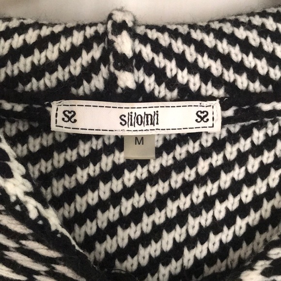 Soini black and white hooded zip up sweater - Picture 2 of 6